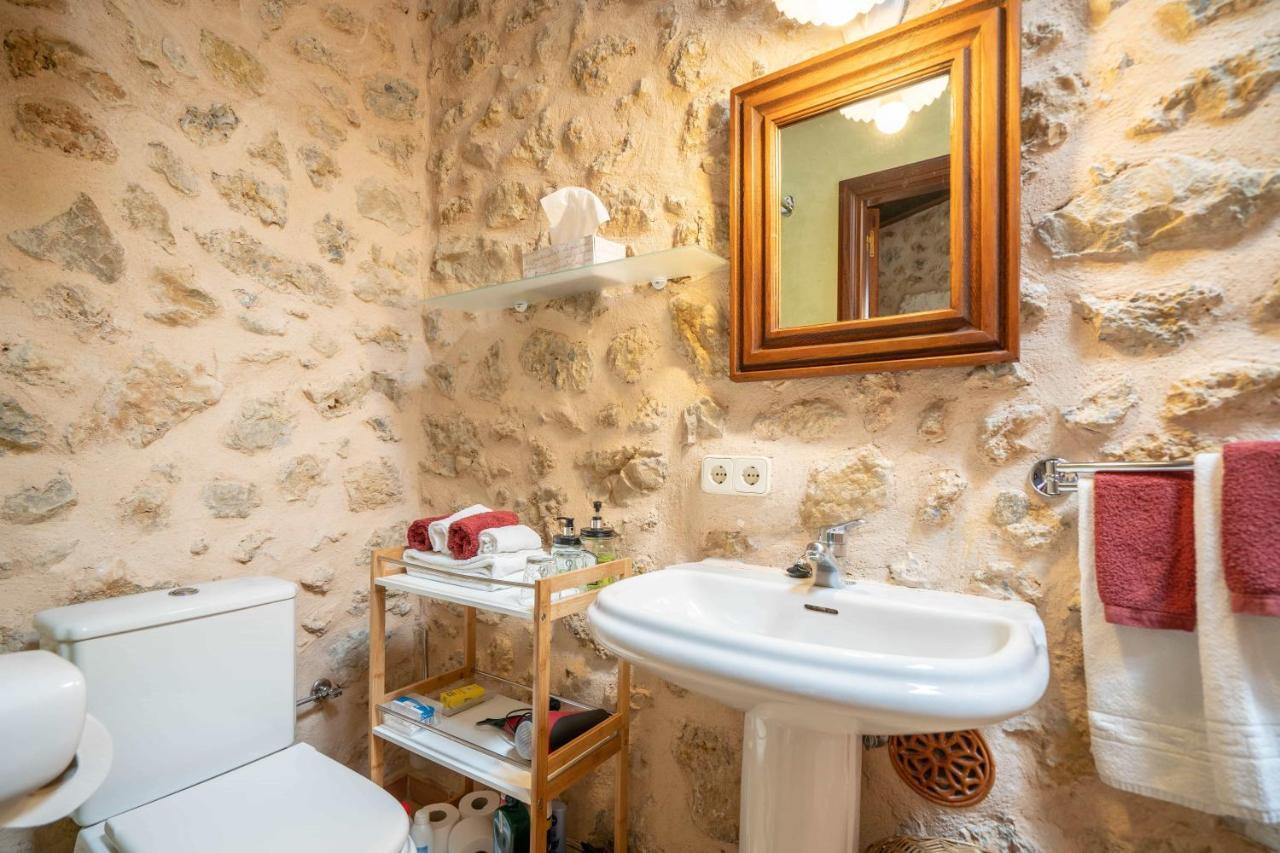 CAN PULIT - finca romántica para 2 con piscina y vistas en Selva  Exterior foto